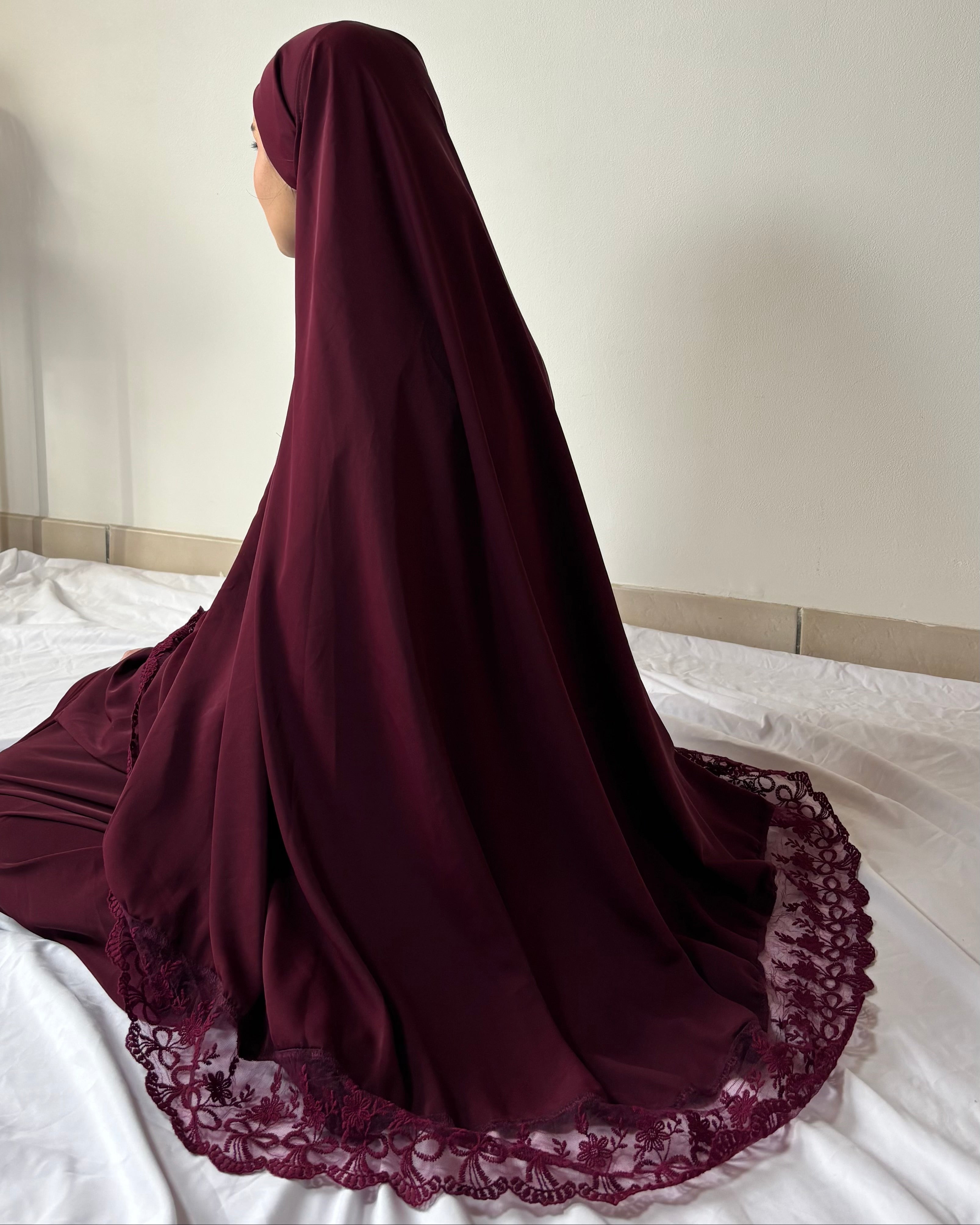 Robe de prière bordeaux