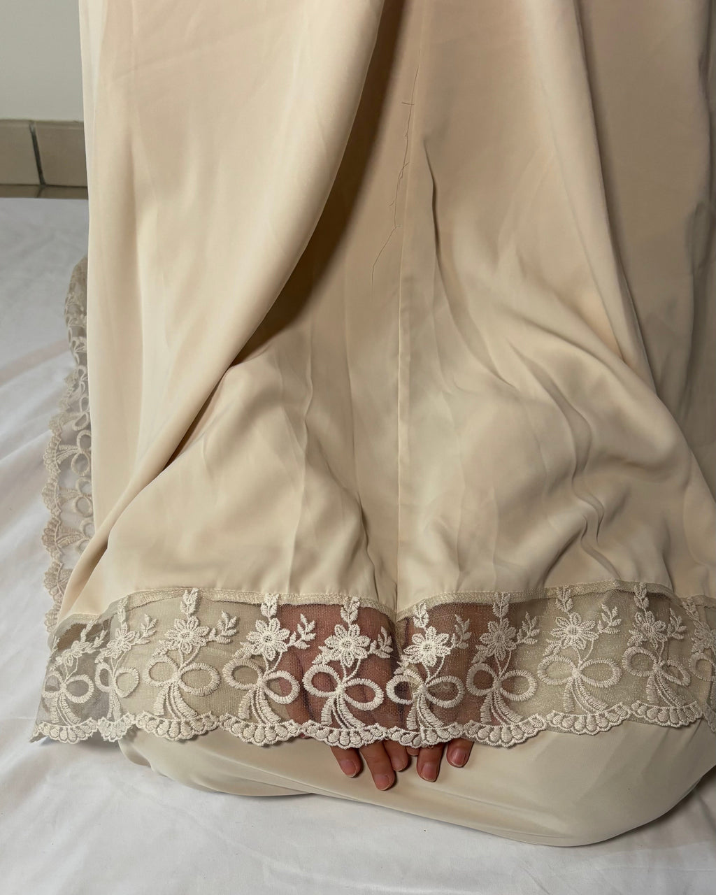 Robe de prière beige
