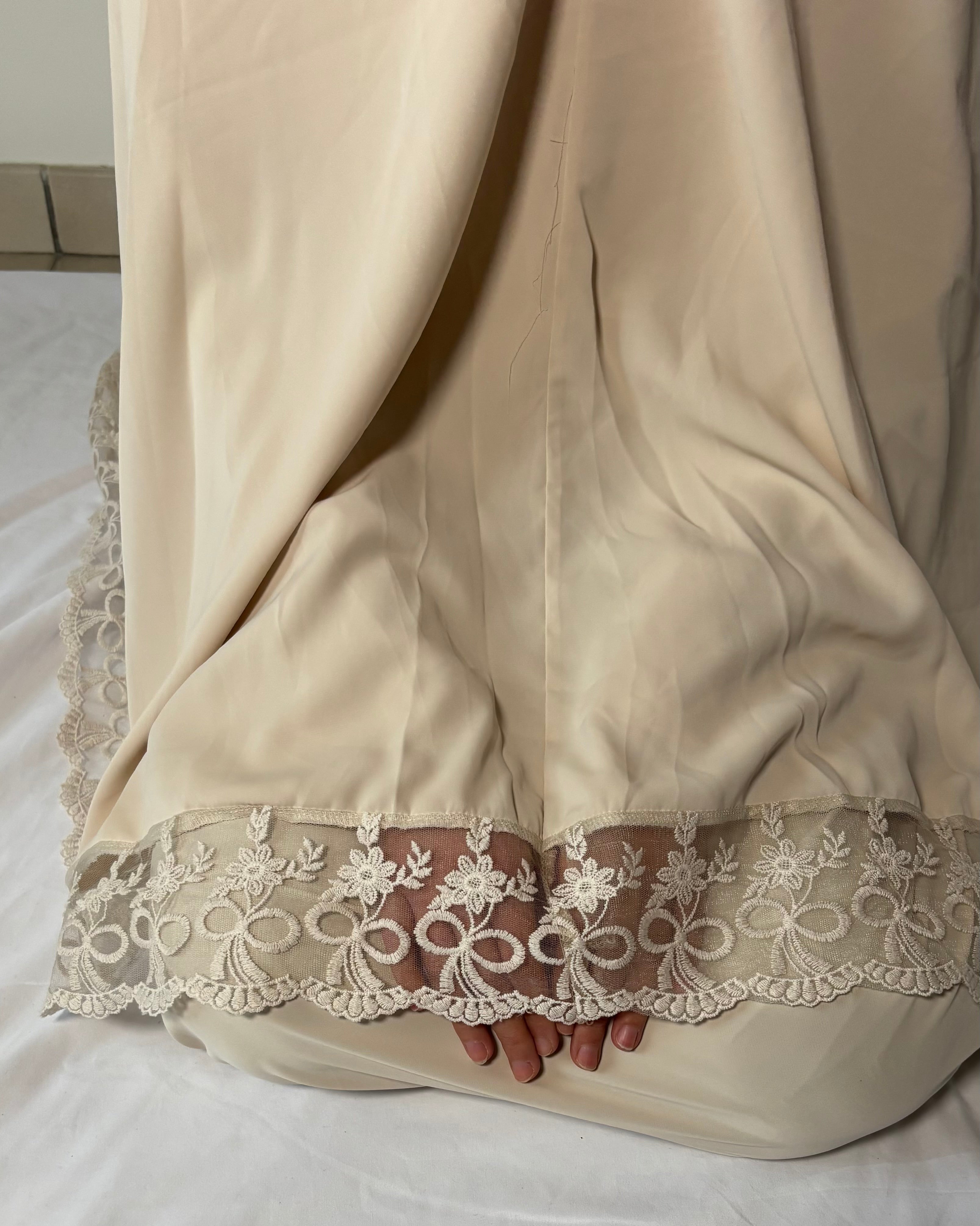 Robe de prière beige