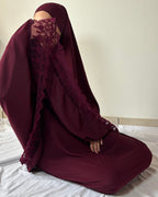 Robe de prière bordeaux